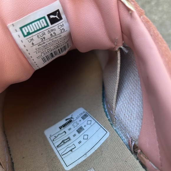 Puma Suede Platform Sneakers - Picture 6 of 6